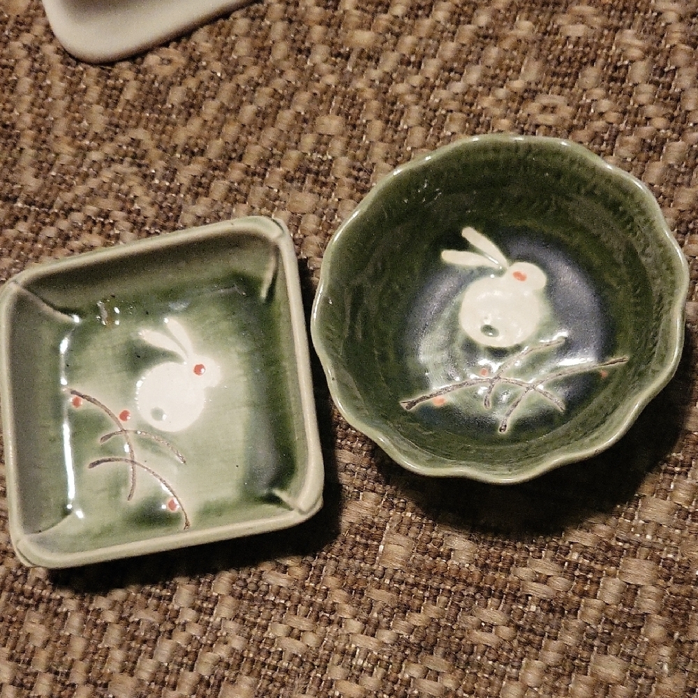 Green Ceramic Dishes with Rabbit Design - Picture 3 of 6